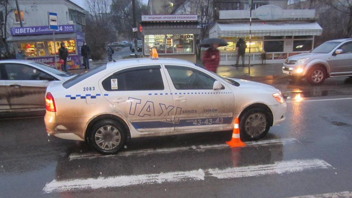 В Орле таксист сбил женщину на пешеходном переходе