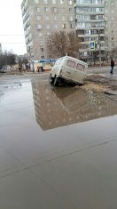 На Приборостроительной образовался разлом дороги