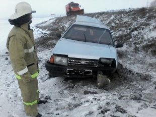 В Покровском районе «ВАЗ» вылетел в кювет