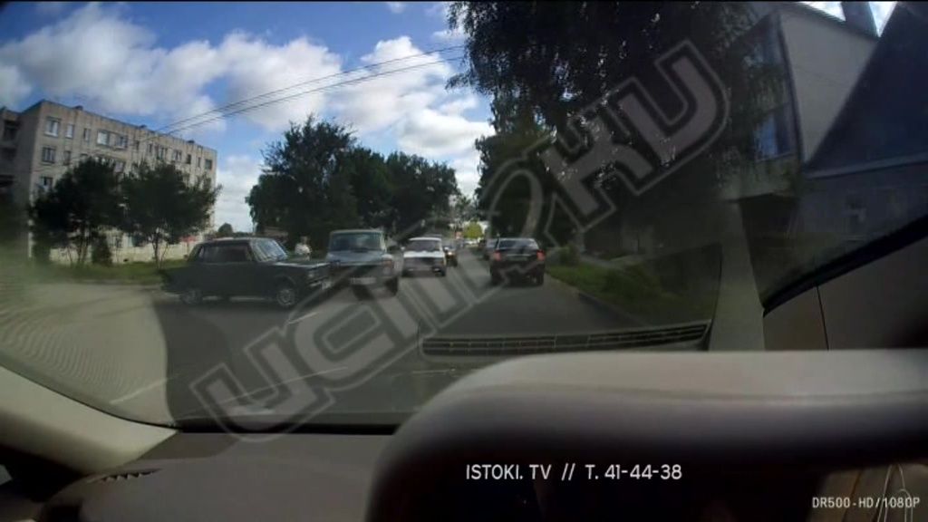 Видео: в Орле случилось очередное ДТП, которого можно было избежать