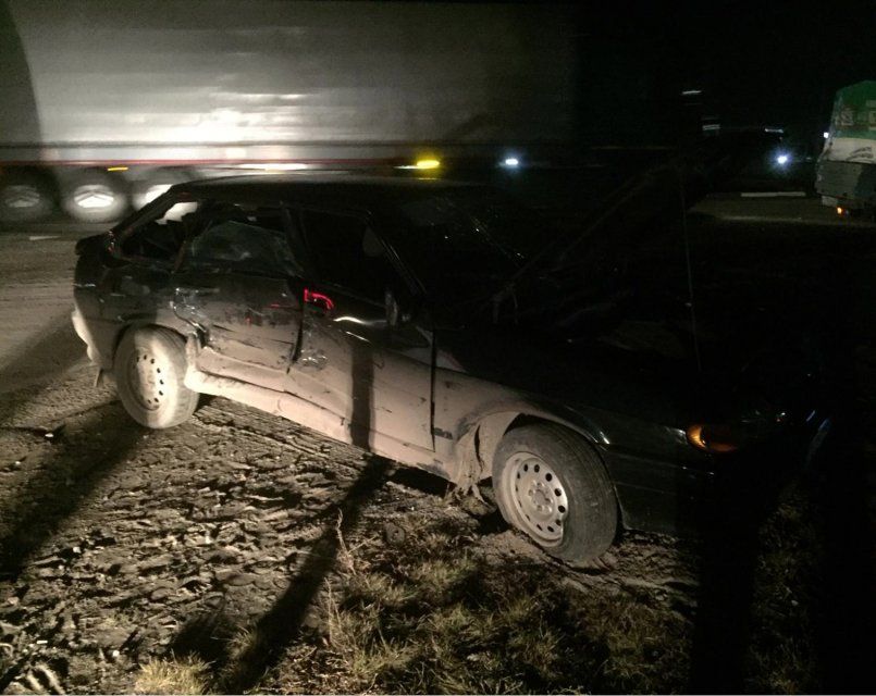 Под Орлом в аварии двух отечественных авто пострадала женщина