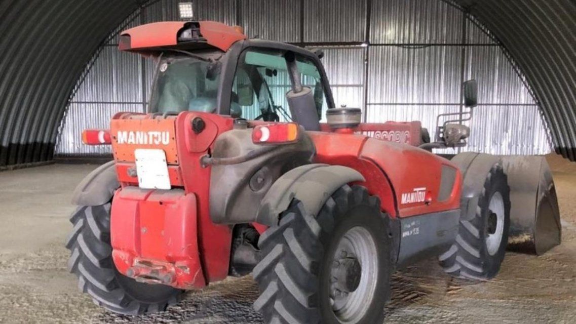 На Орловщине парень угодил под колеса автопогрузчика