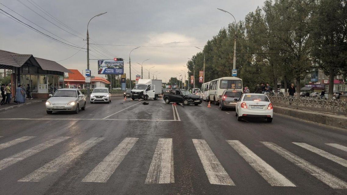 ДТП на встречке: женщина и подросток пострадали в районе «Стрелы» в Орле