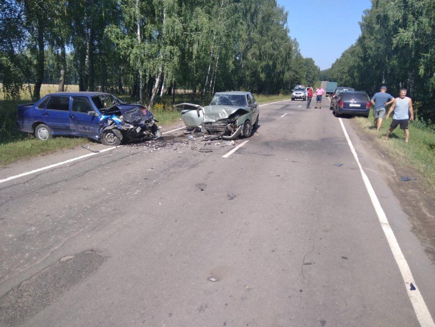 На трассе под Орлом стокнулись два «ВАЗа». Травмы получили три человека