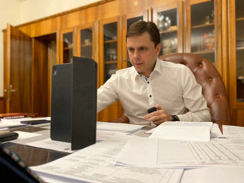 Коронавирус не отменяет других болезней. Что происходит с плановыми приемами в поликлиниках? Губернатор затронул тему в своем традиционном онлайн-эфире