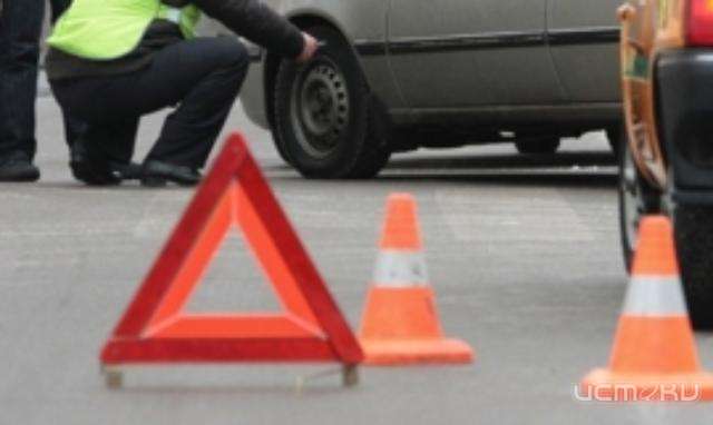 В Орле водитель «ВАЗа» врезался в световую опору