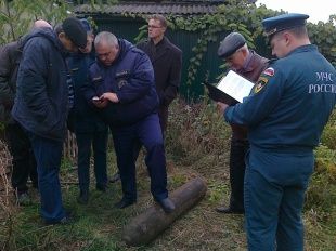 В Орле спасатели не могут транспортировать найденный старый баллон с хлором