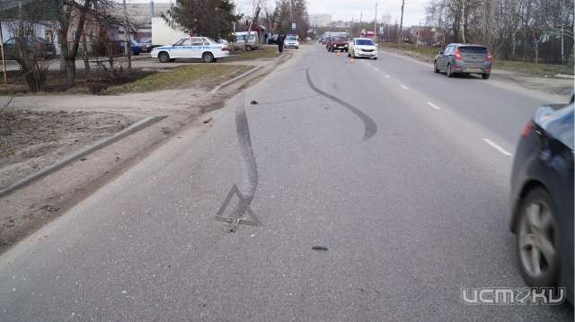 В Орле дорогу не поделили два ВАЗа. Пострадала пассажирка