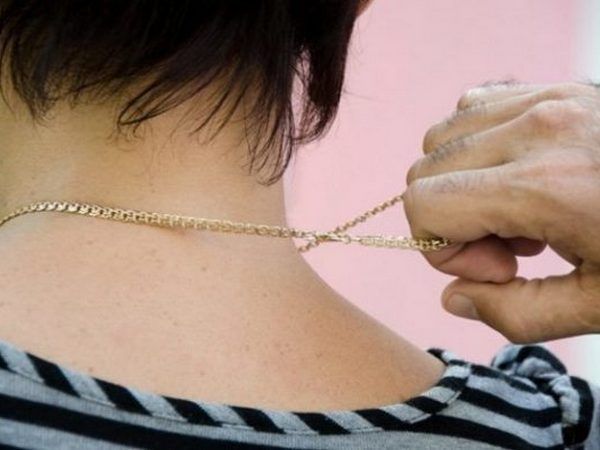 Новый знакомый украл у орловчанки золотые украшения