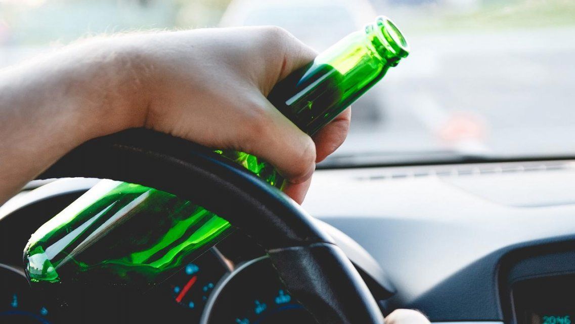 На Орловщине пьяный водитель устроил на дороге потасовку с полицейскими