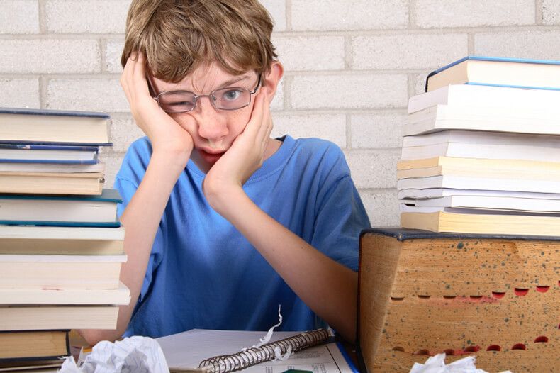 В мае могут закрыть сразу восемь школ в Покровском районе