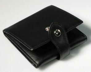 В Орловской области задержали подозреваемых в краже кошелька