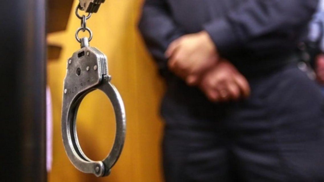 Во Мценске пенсионер в медицинской маске и с пистолетом совершил ограбление