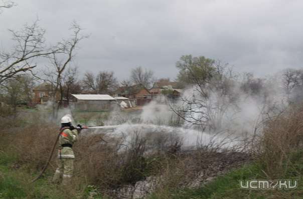 В Орле горят дачные дома. В одном из них погиб мужчина