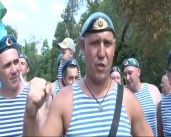 «Никто, кроме нас!»: девиз ВДВ сегодня звучит по всему Орлу