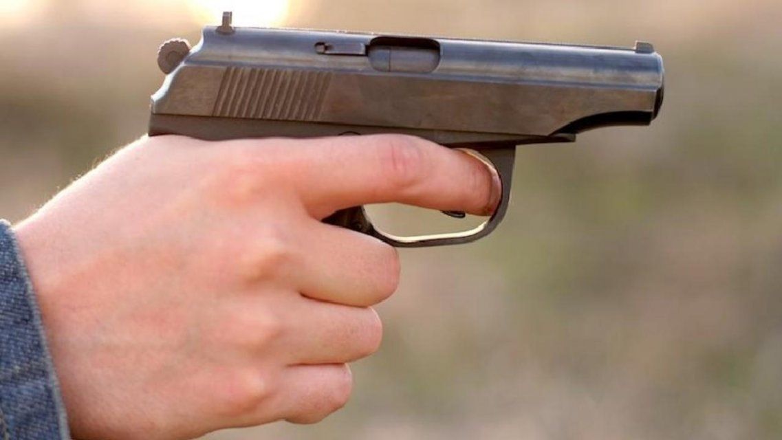 Стенка на стенку: орловчанин пальнул из газового пистолета во время уличной драки