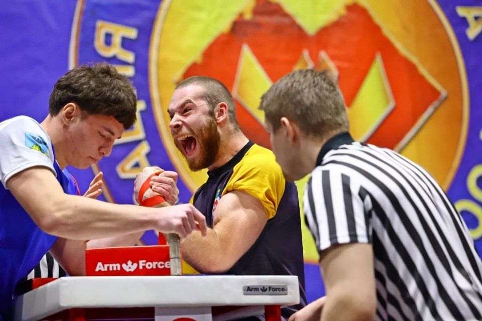 Орловские спортсмены успешно прошли отбор на чемпионат и первенство России по армрестлингу