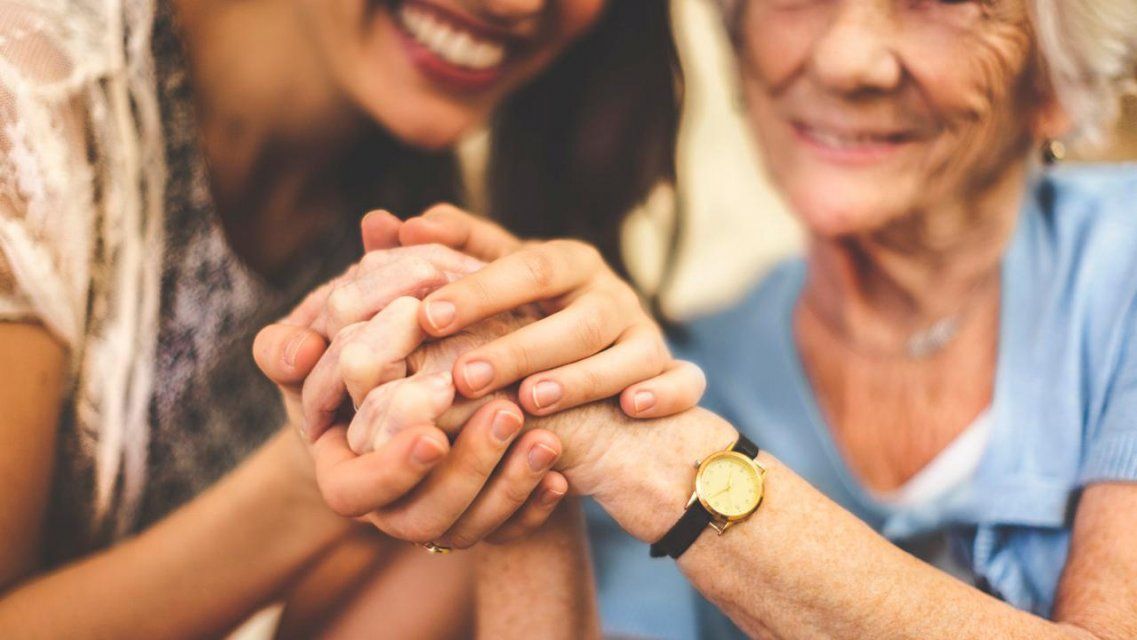 Социальным работникам Орловщины продлили коронавирусные выплаты