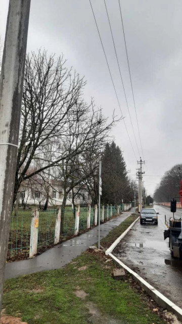 Электромонтеры модернизировали сети в Кромах и Дмитровске