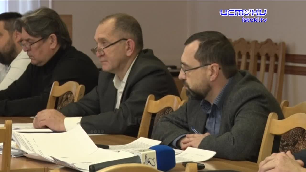 Полгорода лысые, можно и новые деревья начинать сажать! Что интересного было на заседании комитета по ЖКХ городского совета