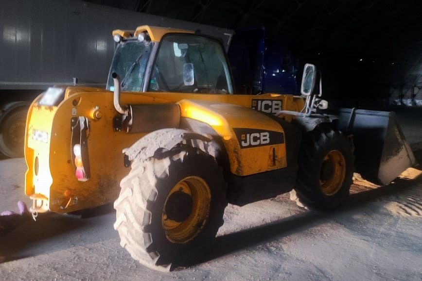 В Орловской области мужчину насмерть задавил погрузчик