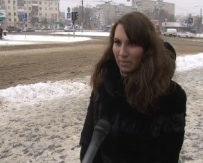 Новости за 90 секунд: конфликт орловчанки с сотрудниками ДПС набирает обороты, в нашем регионе хотят повысить плату за капремонт, а орловская молодёжь флешмобом отметила День героев Отечества