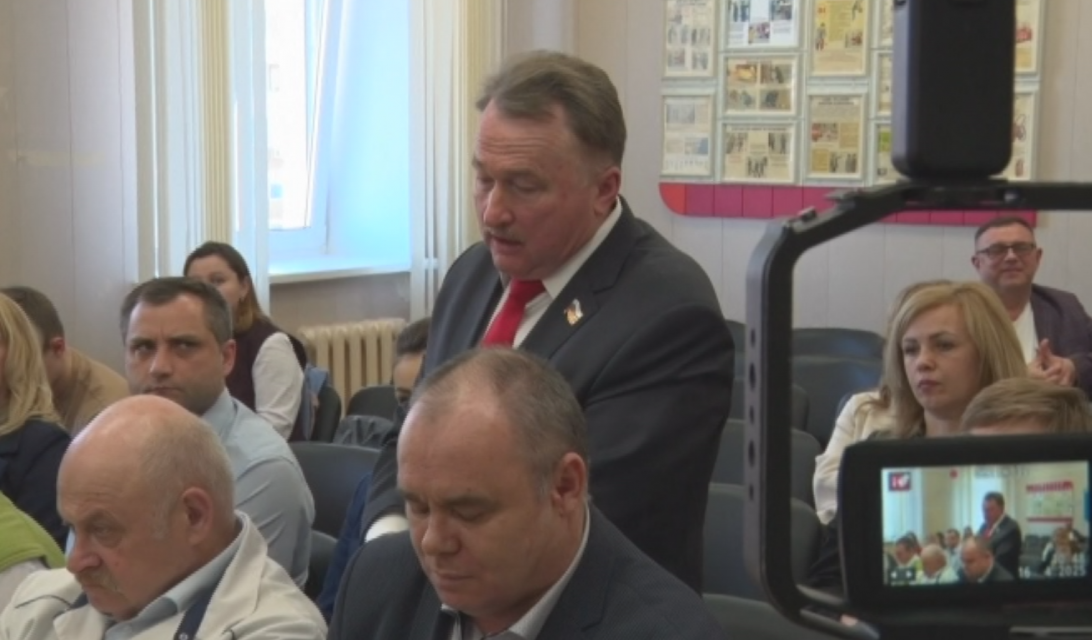 "Я обещаю, я больше никого хвалить не буду". Руководитель депутатского комитета похвалил зама "Орелгосзаказчика", а тот уволился