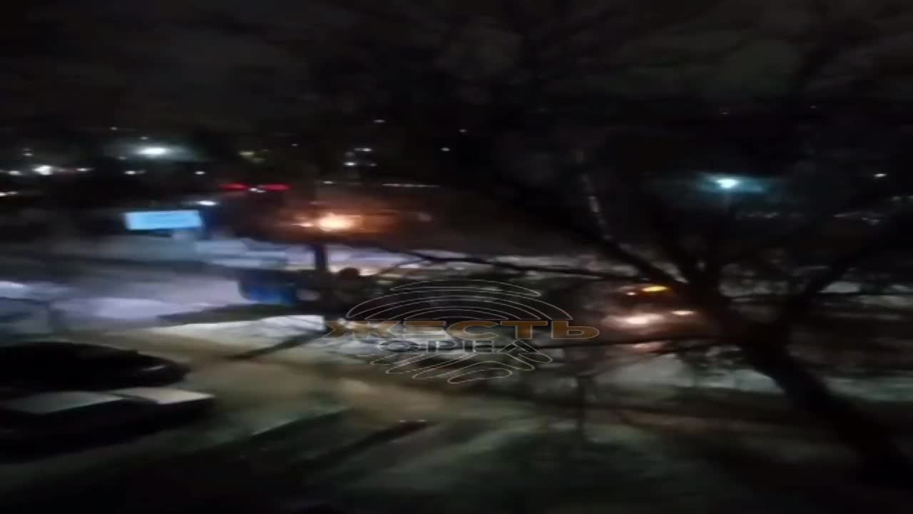 В Орле запечатлели, как сверкали обледеневшие троллейбусные провода