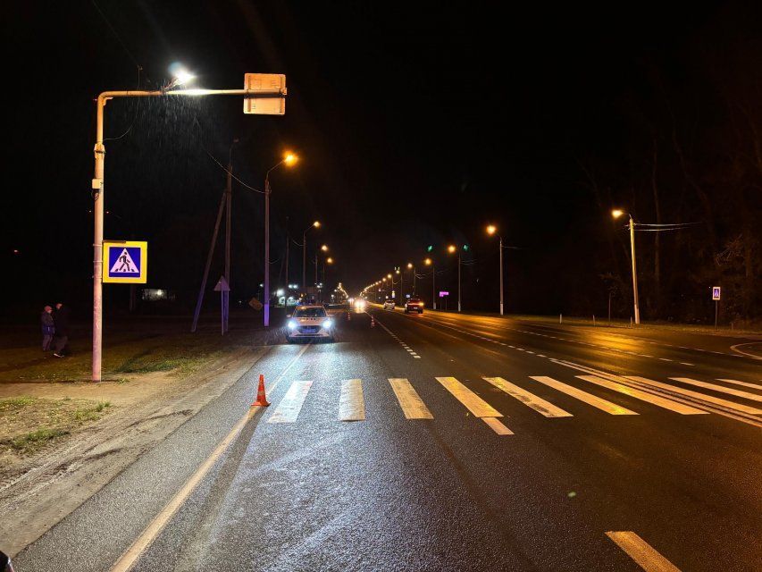 Под Орлом легковушка сбила пешехода на зебре