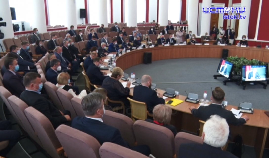 Михаил Вдовин вновь зампред областного совета. Что еще было интересного на собрании региональных парламентариев?