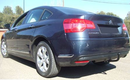 В Орле молодой человек на французской иномарке задним ходом сбил женщину