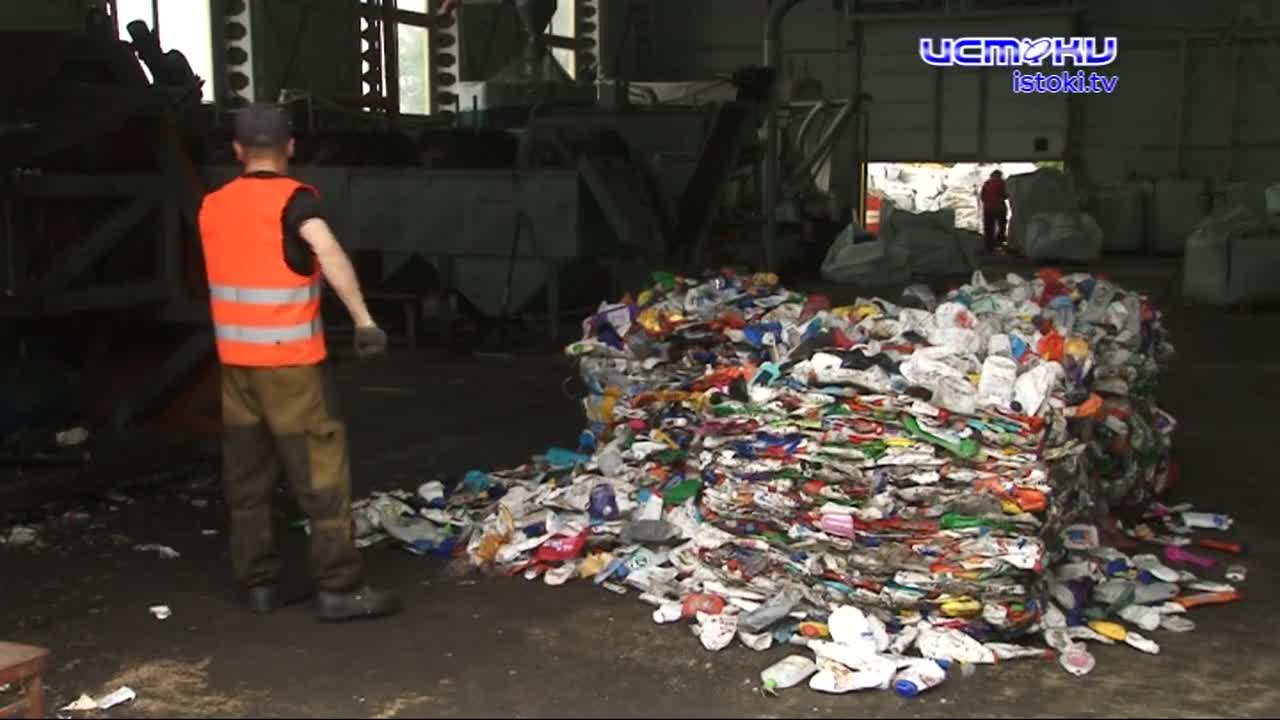 Обещанный высокотехнологичный комплекс похож на обычную свалку, в то время как, действительно, работающий комплекс "Экосити", лишенный отходов, вынужд...