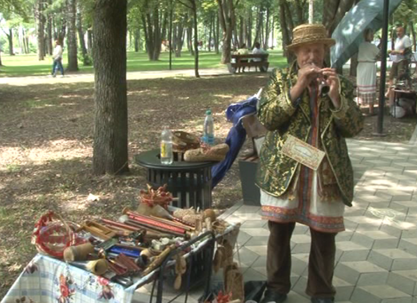 Показали все самое лучшее. В День города на разных площадках Орла прошли различные фестивали. Парк Победы встречал ремесленников и народные коллективы из разных областей страны и не только