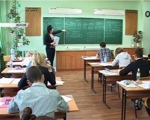 Сегодня школьники сдали ЕГЭ по литературе и географии 