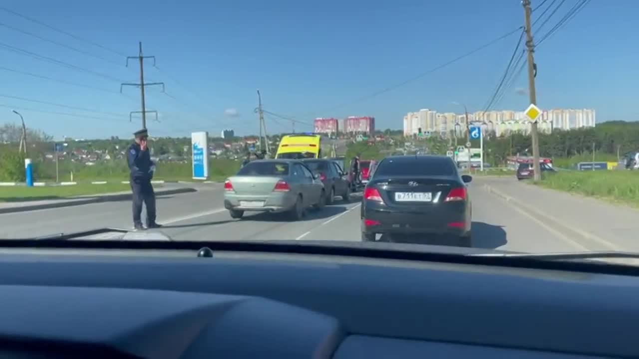 Из-за аварии на ул. Раздольной образовалась пробка