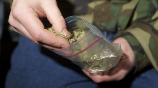 В Орле задержали орловчанина, хранившего при себе больше 11 граммов марихуаны