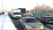 Внимание: объезд! Из-за дефектов дорожного покрытия маршруткам временно запретили движение по мосту Дружбы