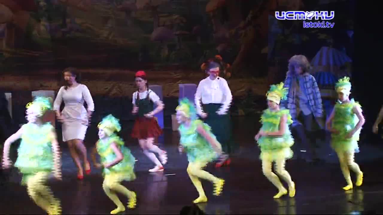 Зрителями постановок стали ребята из семей участников СВО и юные уроженцы ЛДНР. В театре «Свободное пространство» состоялись сразу две премьеры