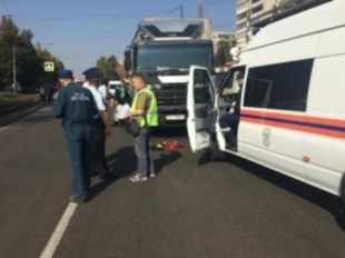 В Орле фура насмерть сбила женщину