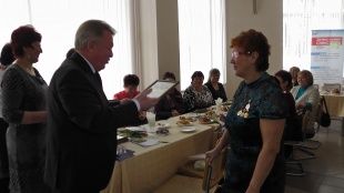 В преддверии 8 марта 12 орловчанок вступили в ряды пенсионеров