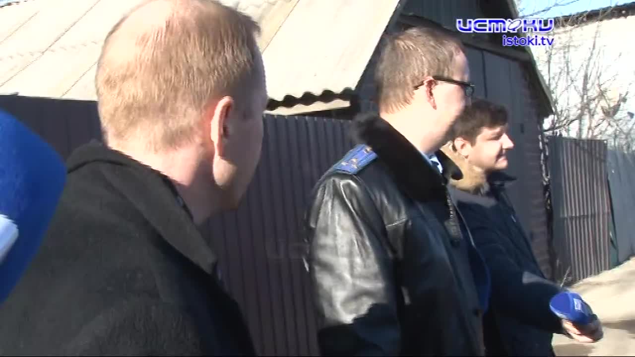 Это полная... дальше пришлось запикать. Орловчане емко и по-русски оценили местные дороги. Наш корреспондент убедился, что большая часть из них превра...