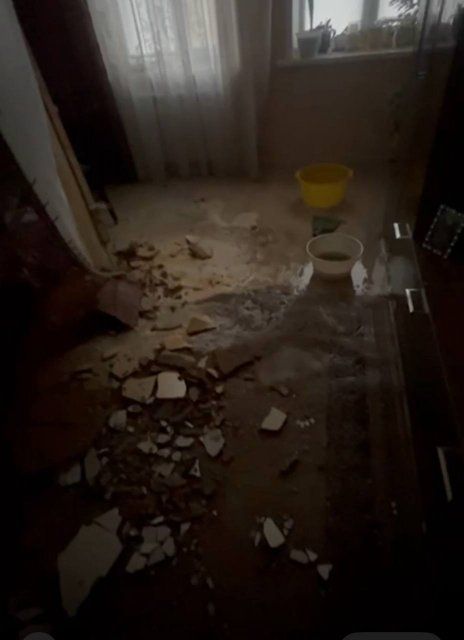 В переулке Воскресенском в Орле потолок упал у жителей нескольких квартир