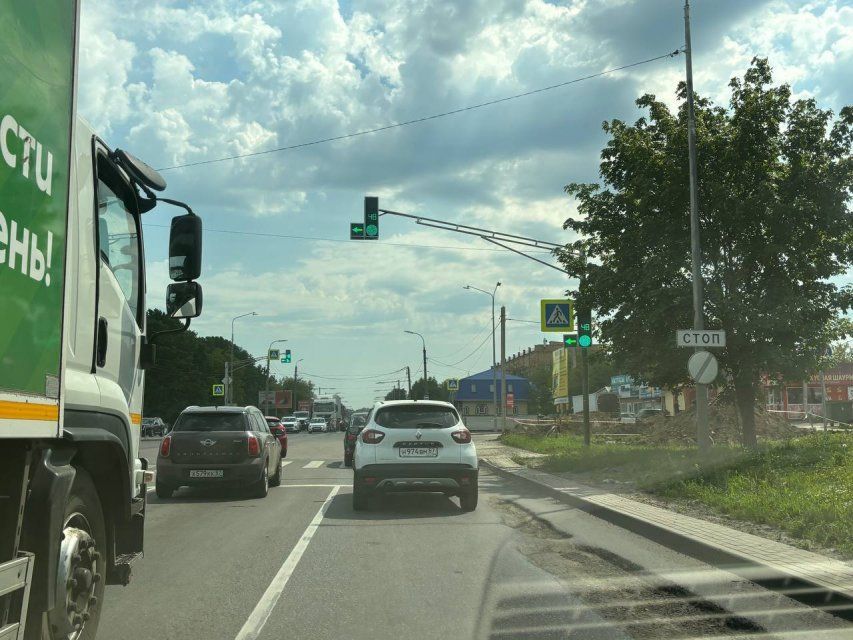 На новой дороге на Карачевском шоссе образовались большие ямы