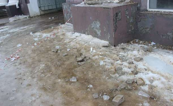 В Орле в рамках дела о падении наледи на подростка задержали сотрудника горадминистрации