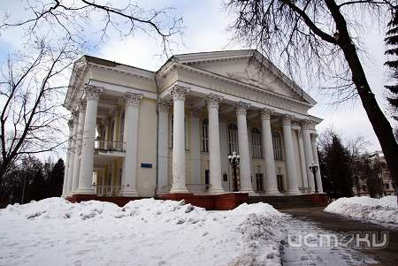 В библиотеке им. И.А. Бунина проходит выставка «Керамика-любовь моя»