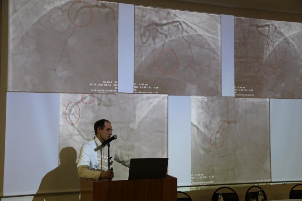 Врачи из больницы им. Семашко провели в прямом эфире операцию на сердце 