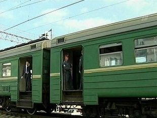 Жить в общежитии студентам стало дороже, а ездить на поезде дешевле