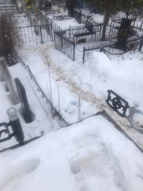 Глазами очевидцев: вандалы на Афонасьевском кладбище в Орле с одной из могил украли ограду