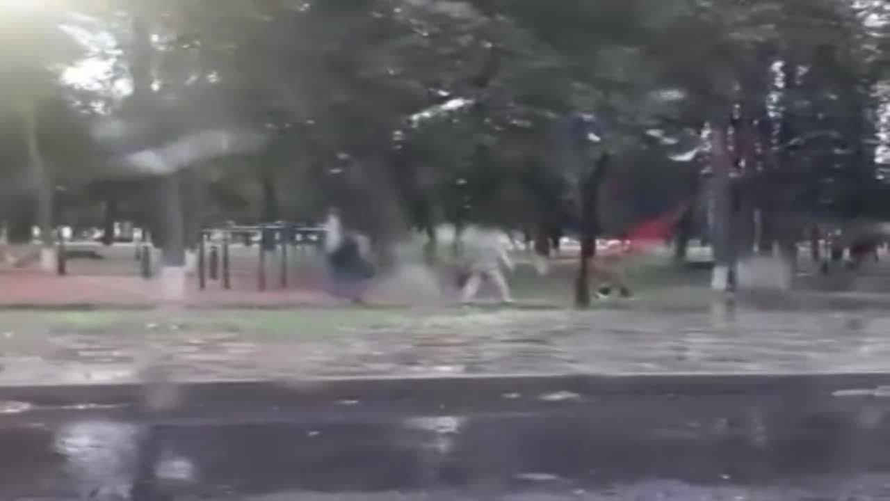 Орловчанин пытался украсть Знамя Победы из Комсомольского сквера