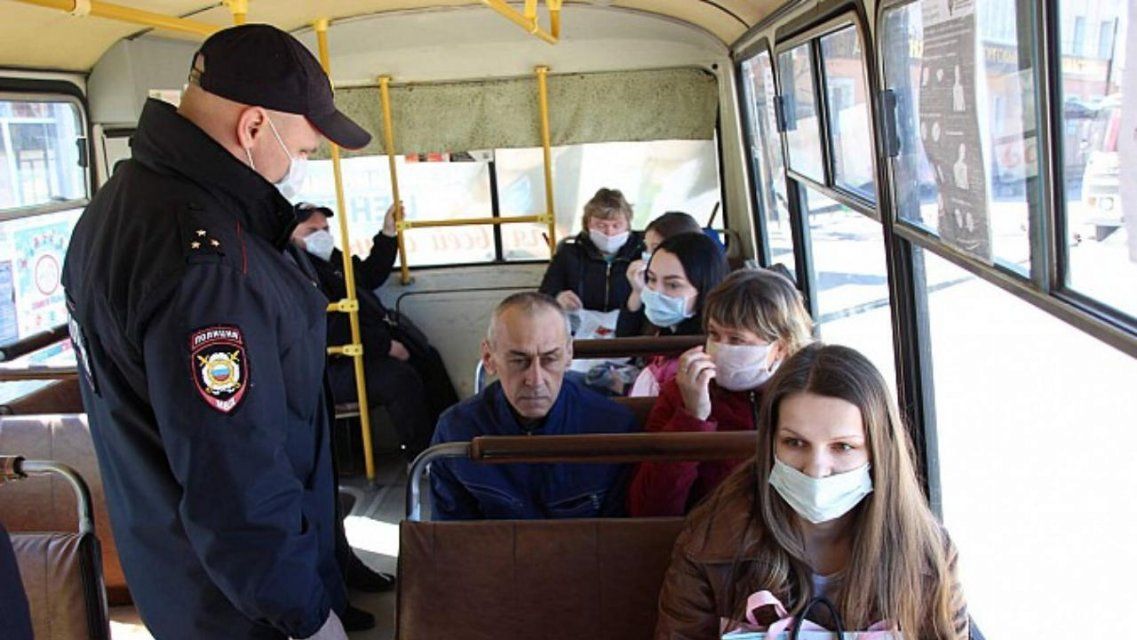 Полицейские ловили орловчан без масок в маршрутках